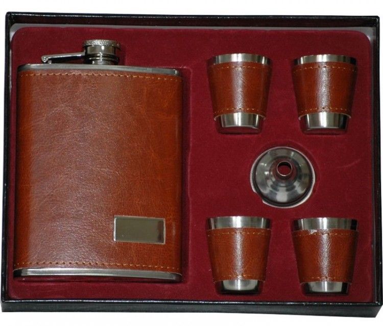 Набор фляжка 240 мл плюс 4 стопки, кожа