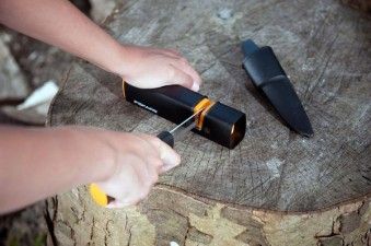 Точилка для топоров и ножей Fiskars Xsharp