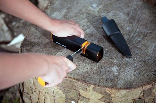 Точилка для топоров и ножей Fiskars Xsharp